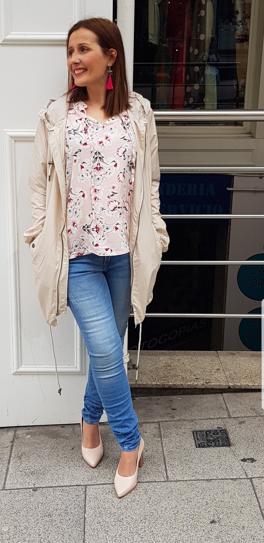 Blusa floral con cordones - Cloe Boutique